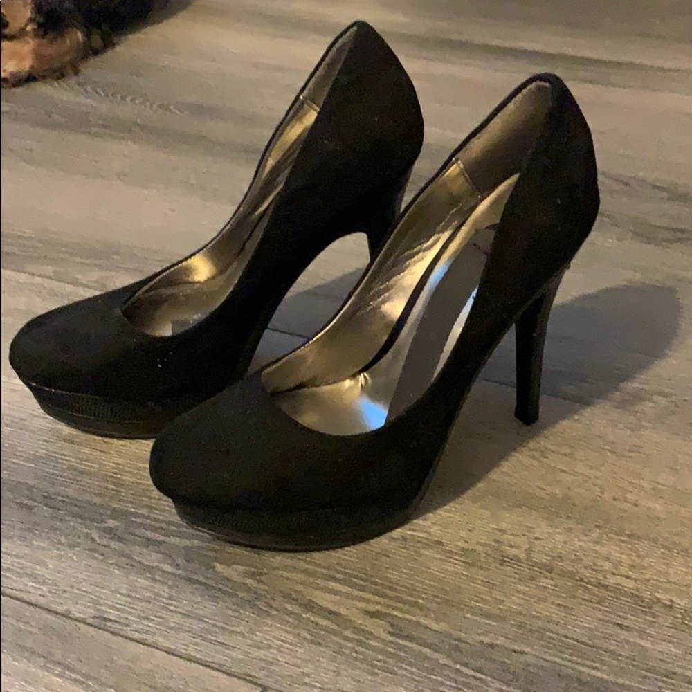 Black shoes size 5.5